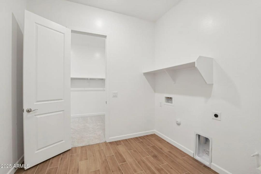 Real Estate Picture 24