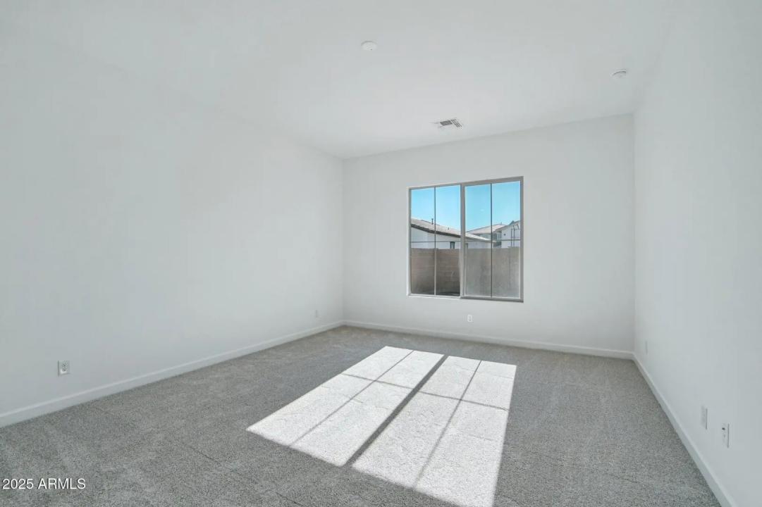 Real Estate Picture 25