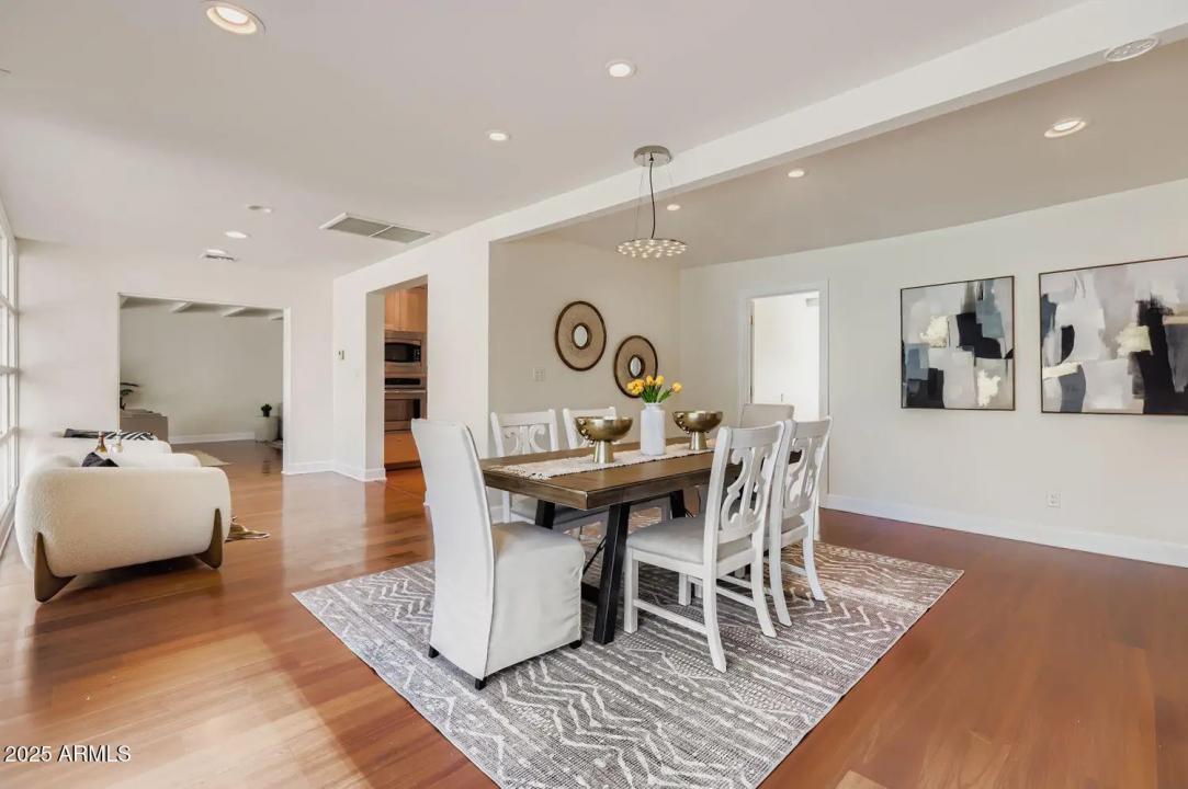 Real Estate Picture 8