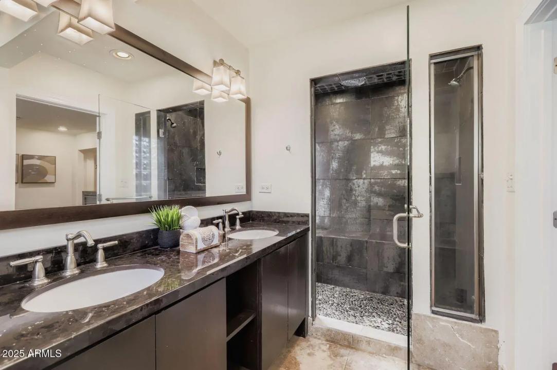 Real Estate Picture 10