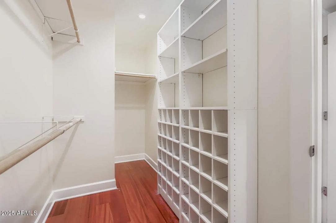 Real Estate Picture 11