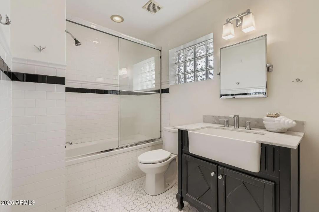 Real Estate Picture 14