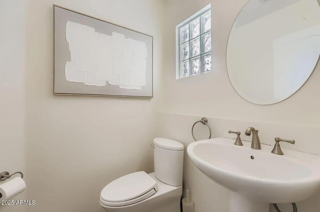 Real Estate Picture 15