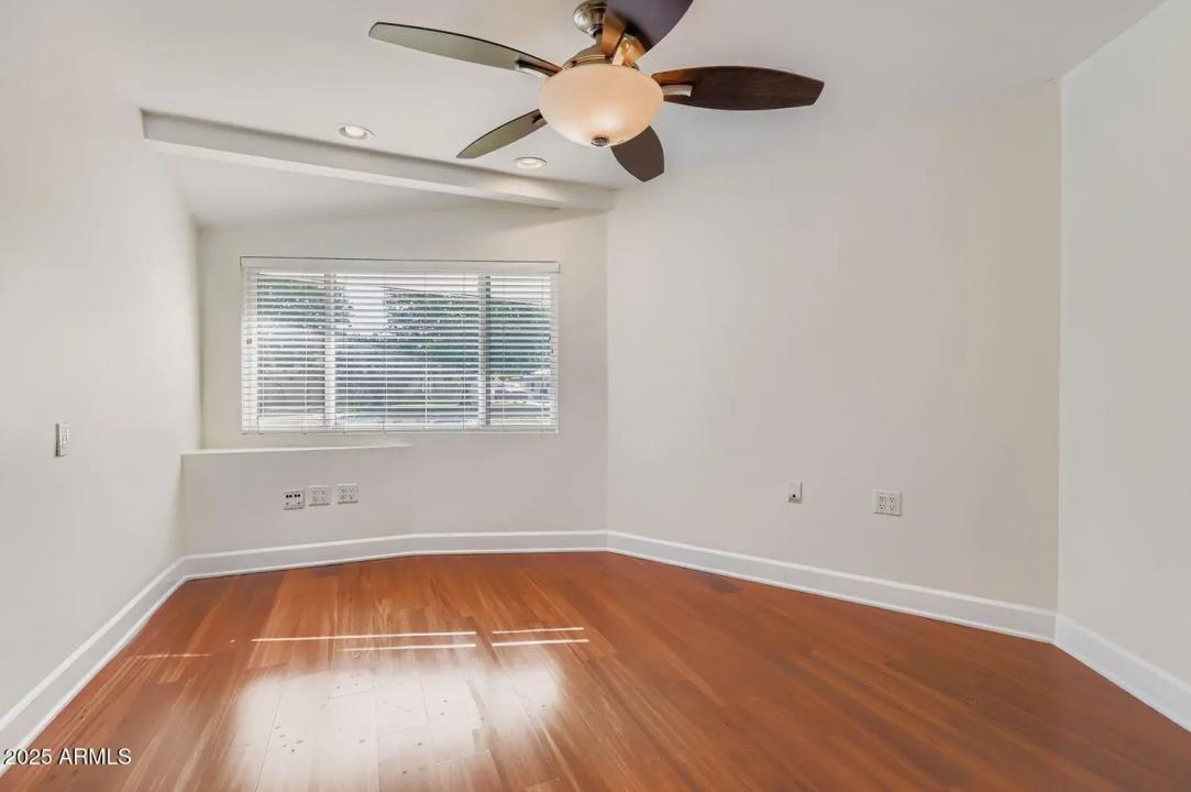 Real Estate Picture 16