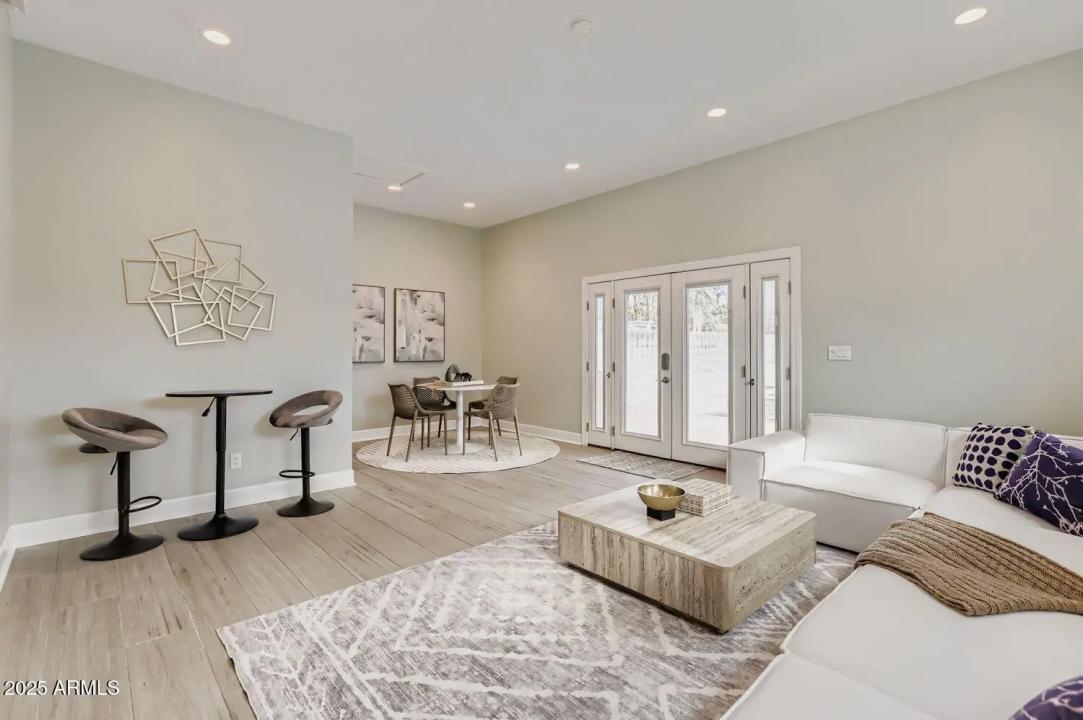 Real Estate Picture 18