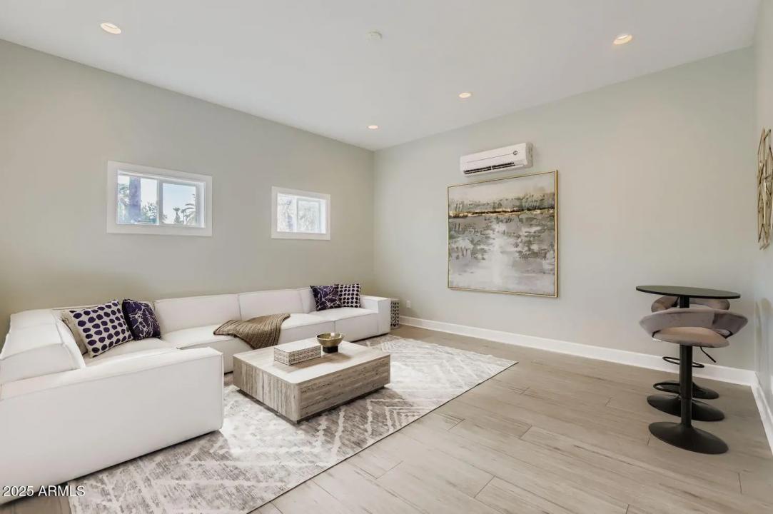 Real Estate Picture 19
