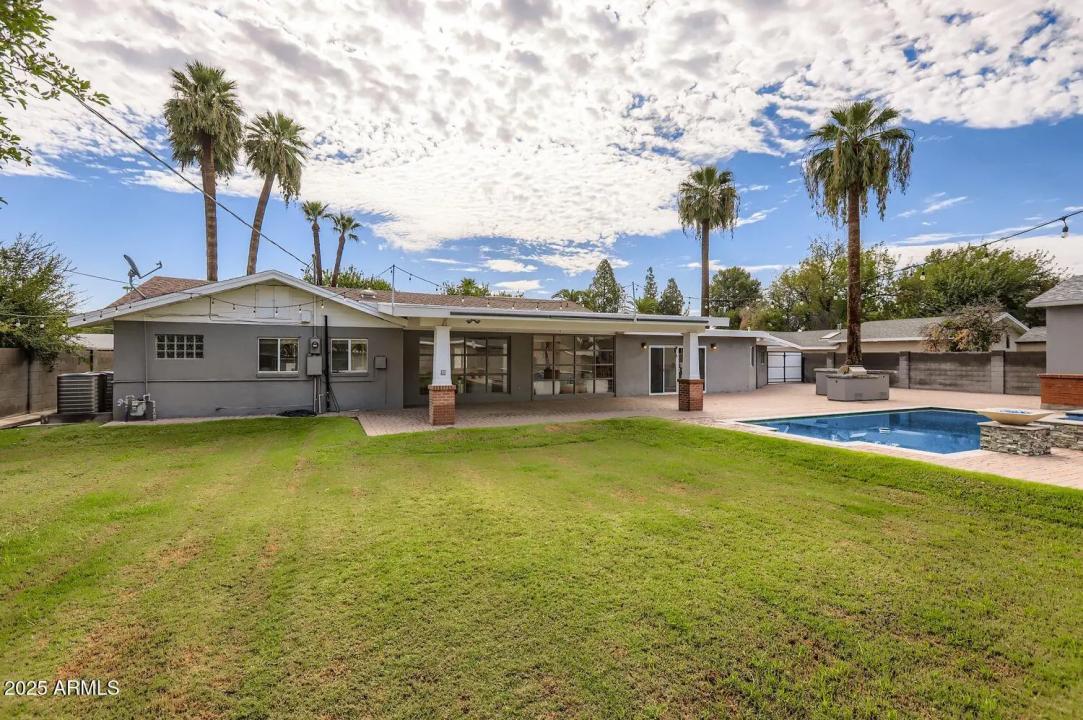 Real Estate Picture 22