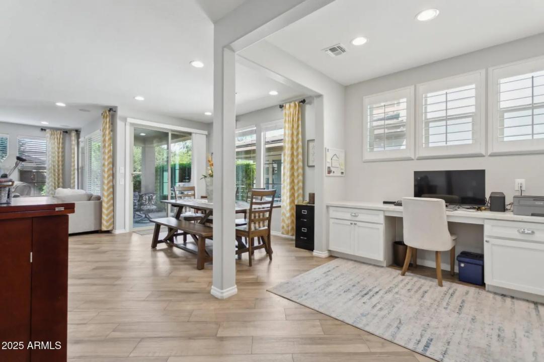 Real Estate Picture 5
