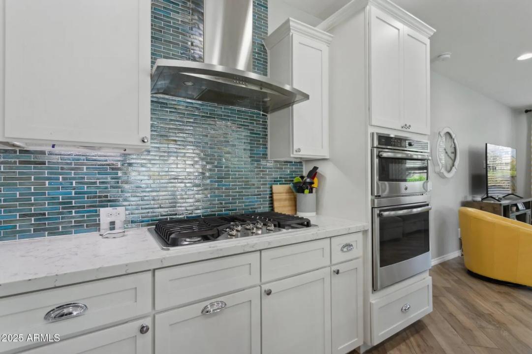 Real Estate Picture 10