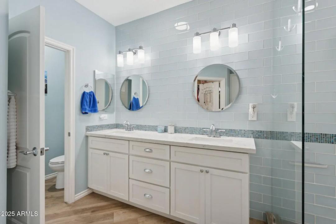 Real Estate Picture 15