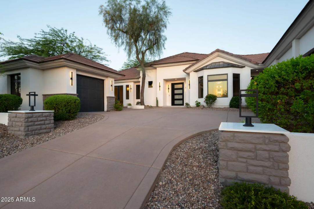 Real Estate Picture 3
