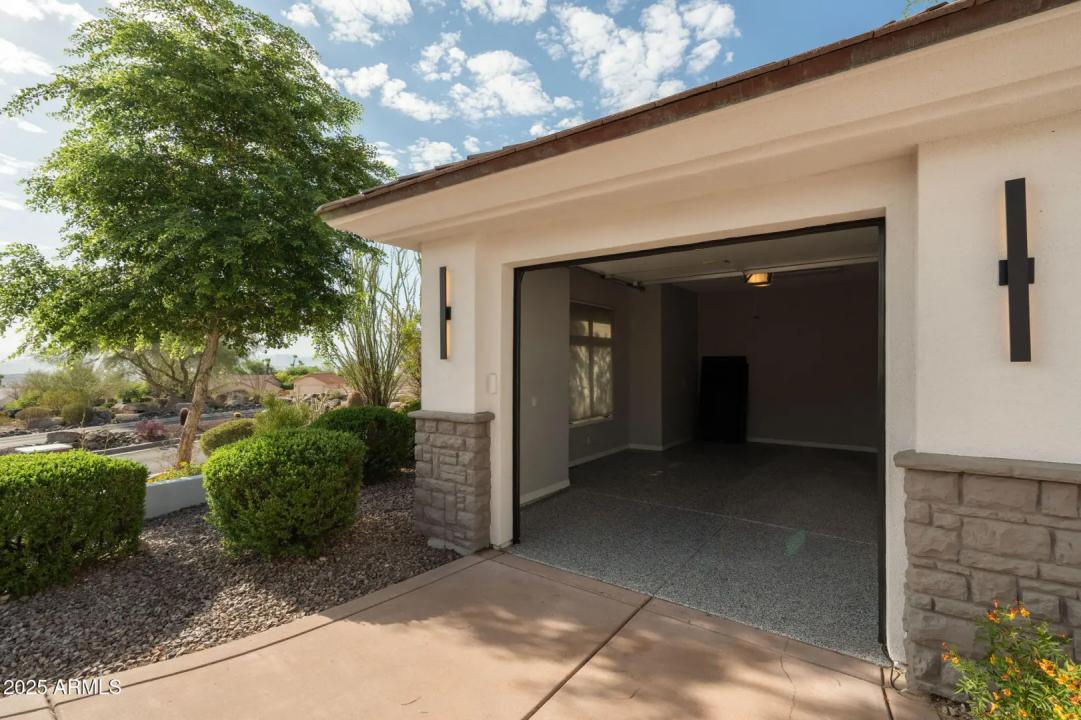 Real Estate Picture 4