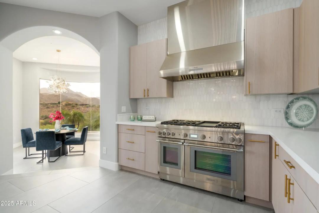 Real Estate Picture 11
