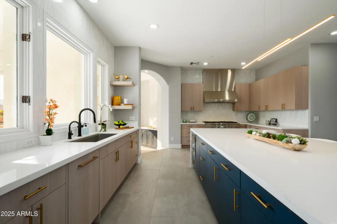 Real Estate Picture 12