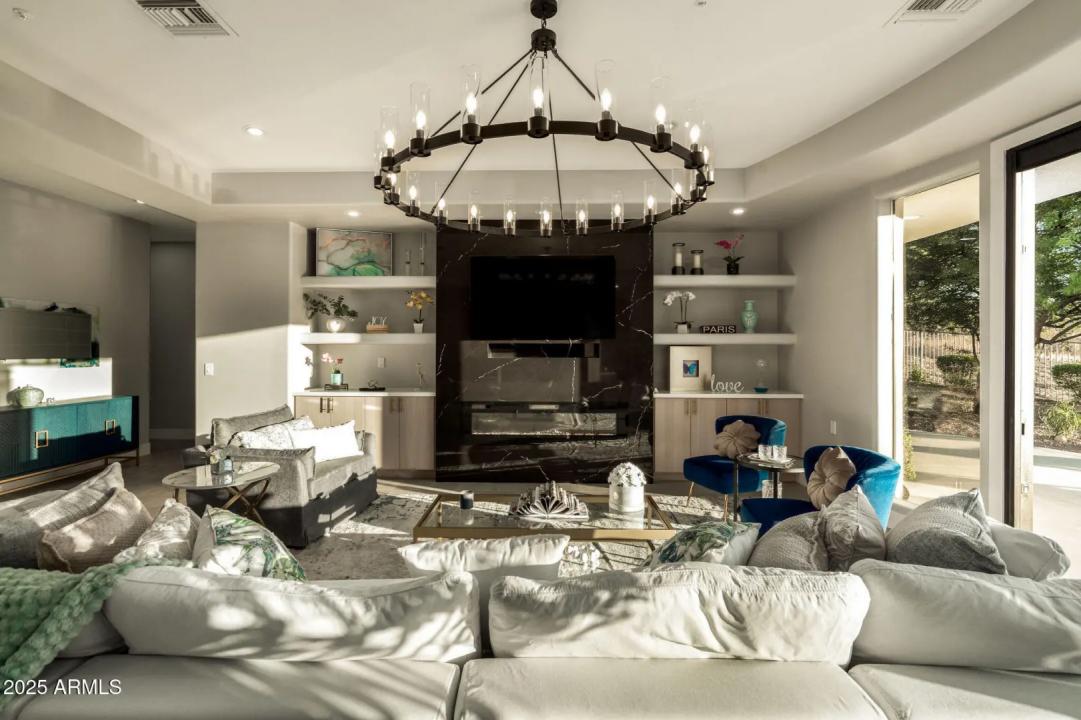 Real Estate Picture 22