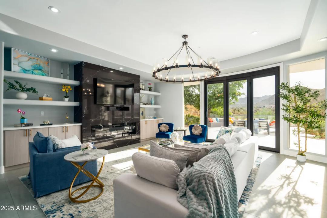 Real Estate Picture 16
