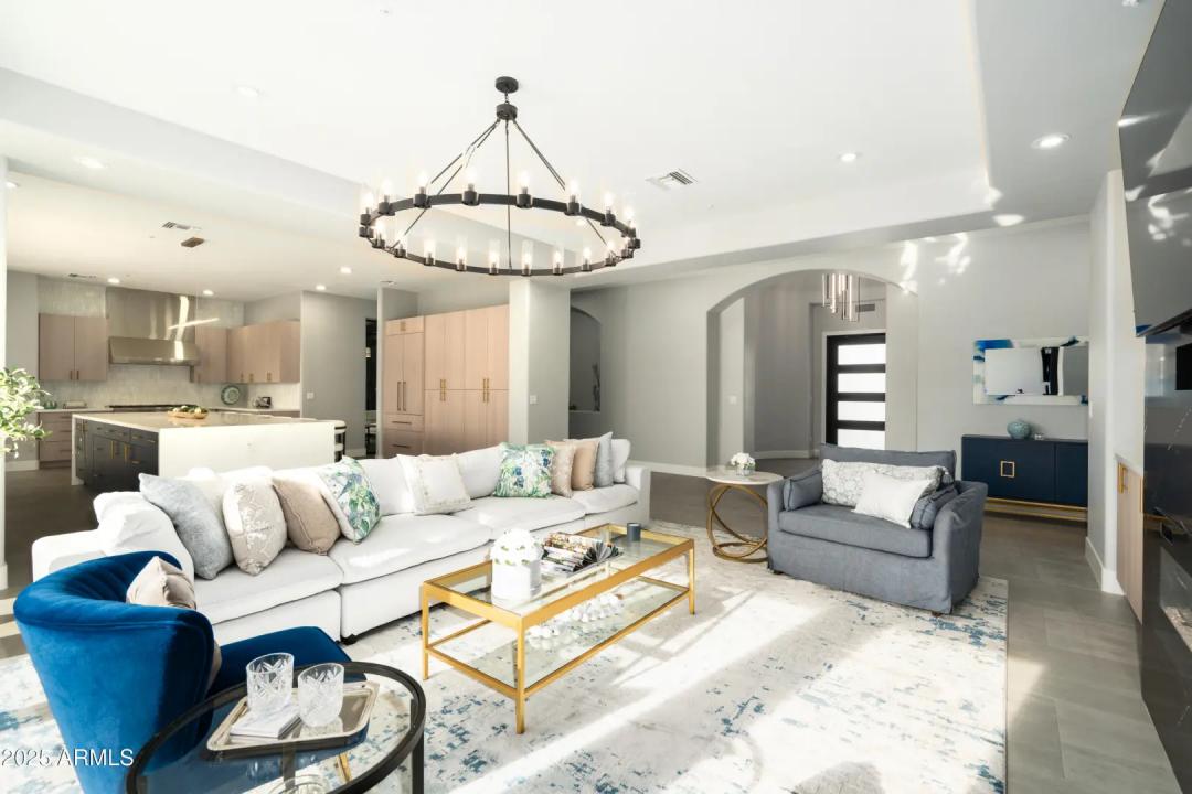 Real Estate Picture 18