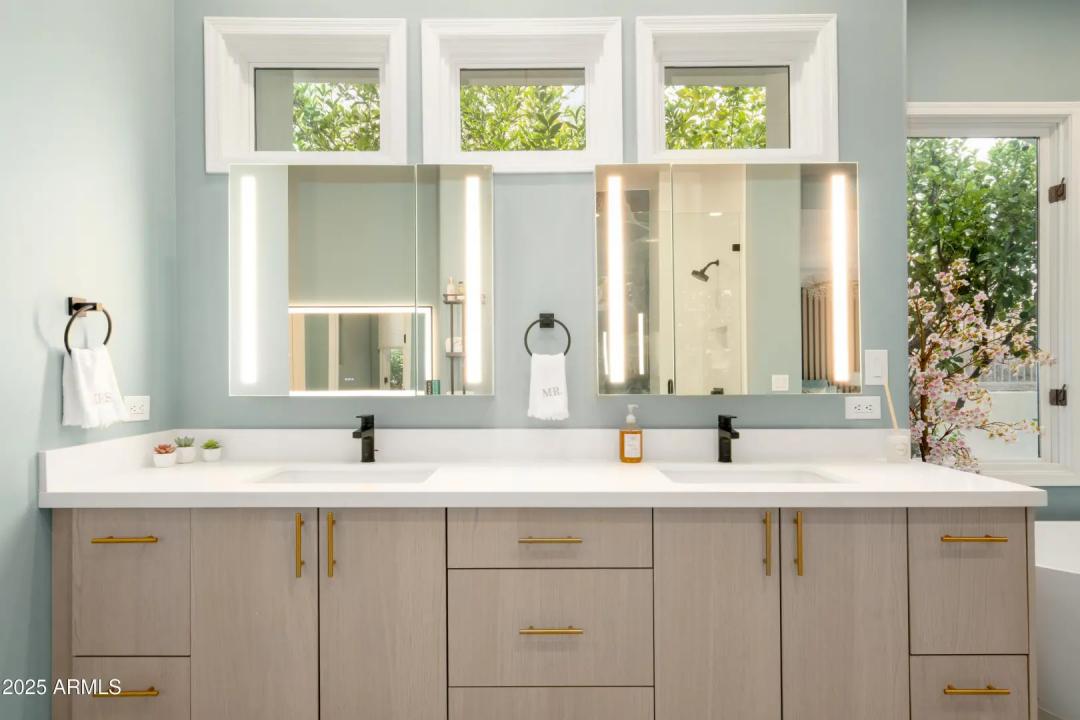 Real Estate Picture 34