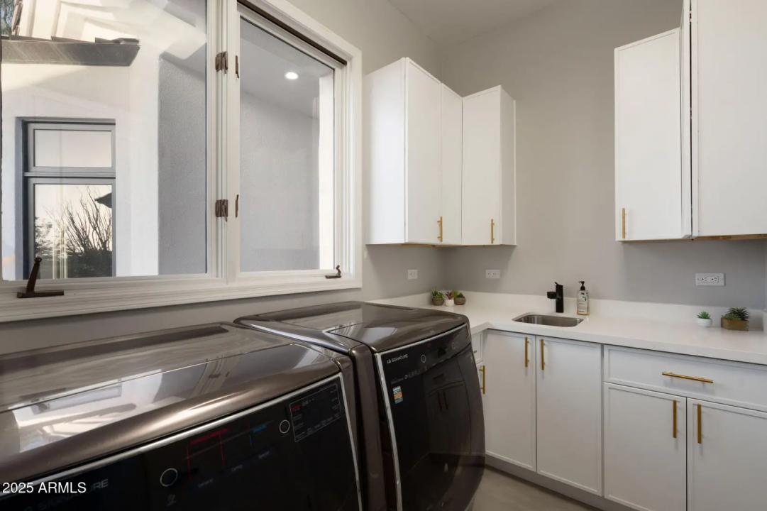 Real Estate Picture 50