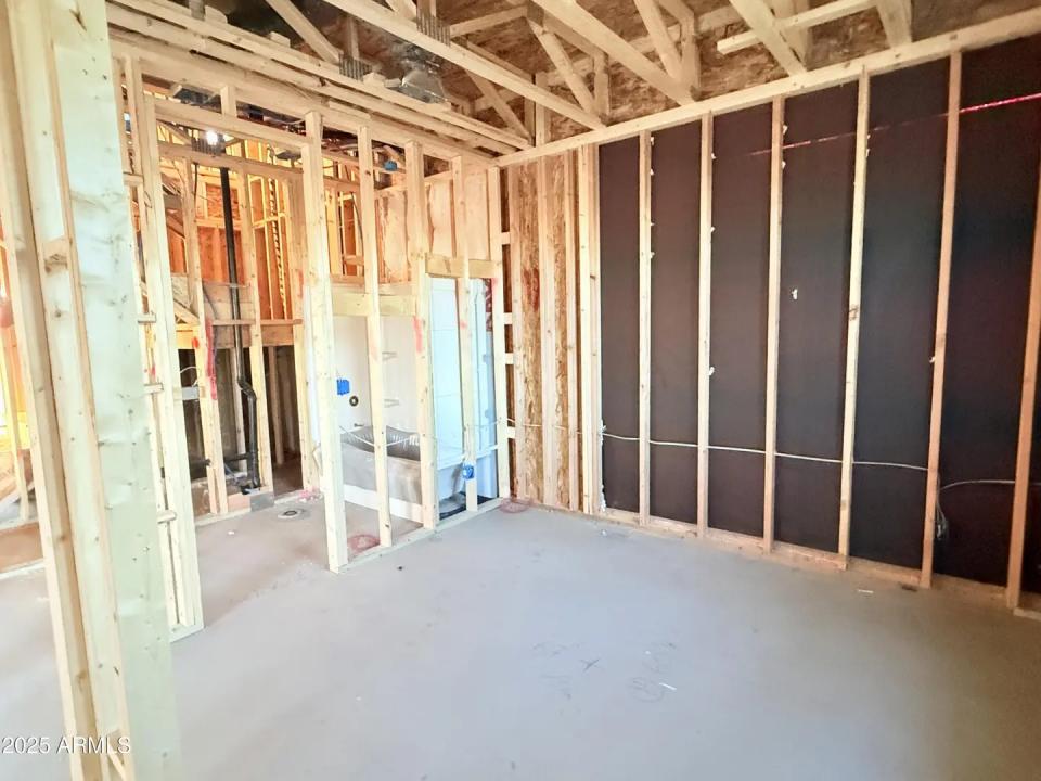 Real Estate Picture 4