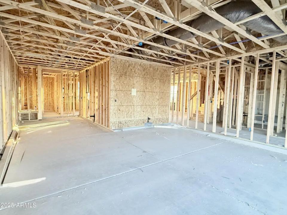 Real Estate Picture 8