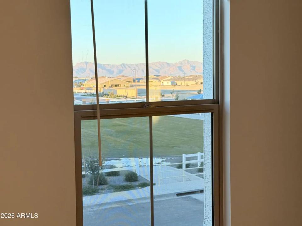 Real Estate Picture 18