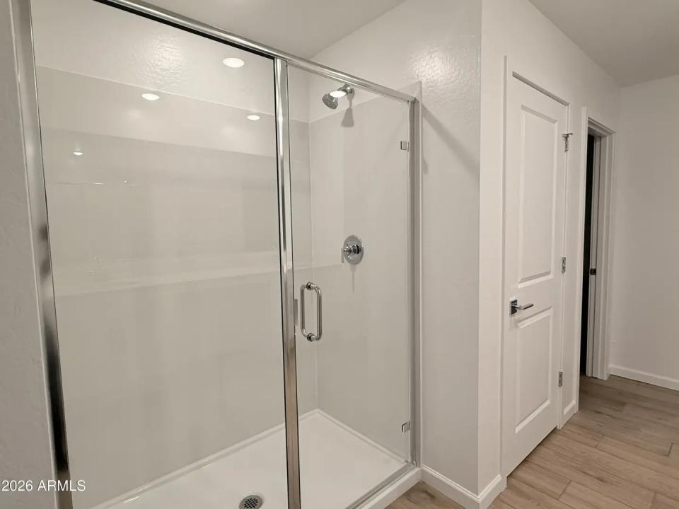 Real Estate Picture 24