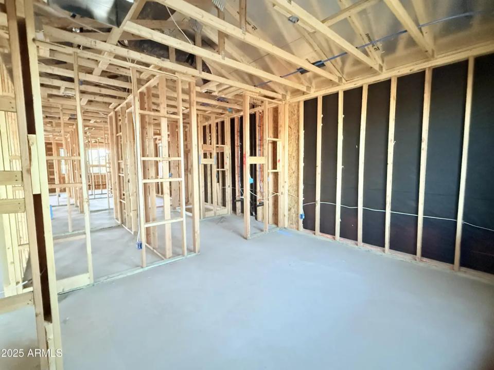 Real Estate Picture 7