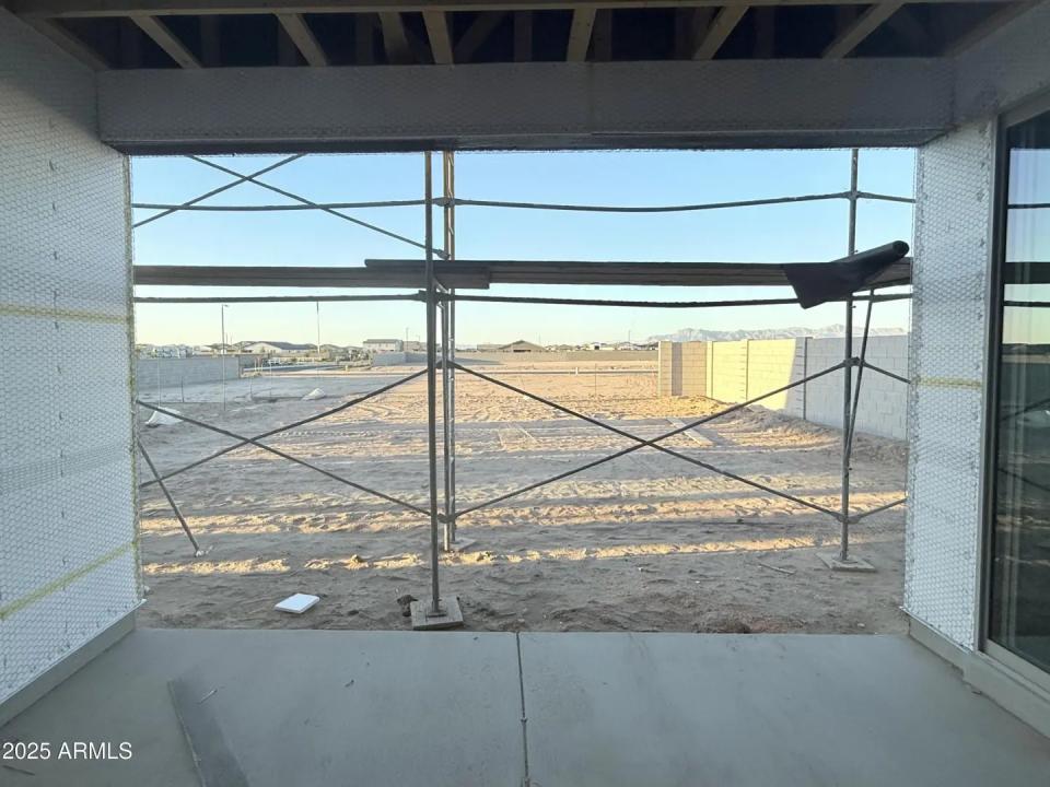 Real Estate Picture 12
