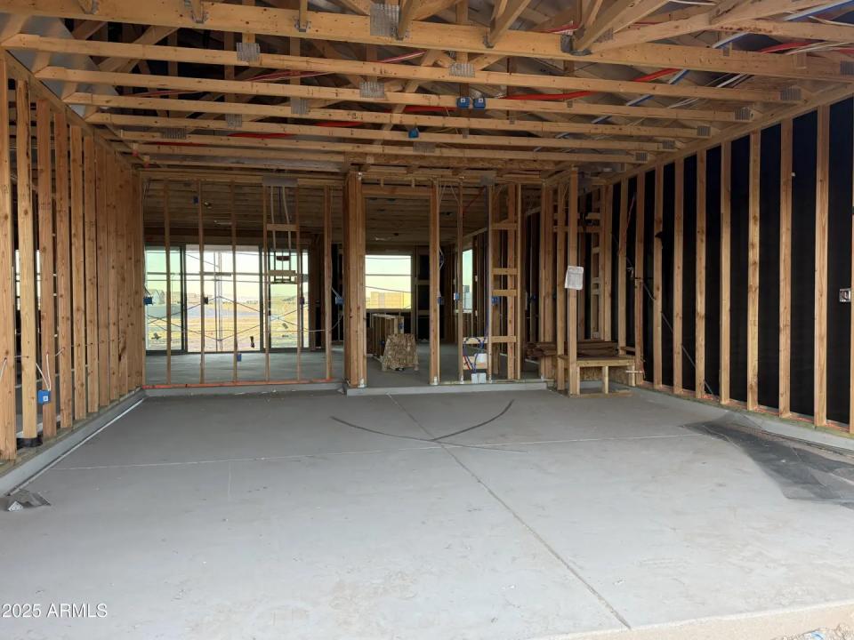 Real Estate Picture 11