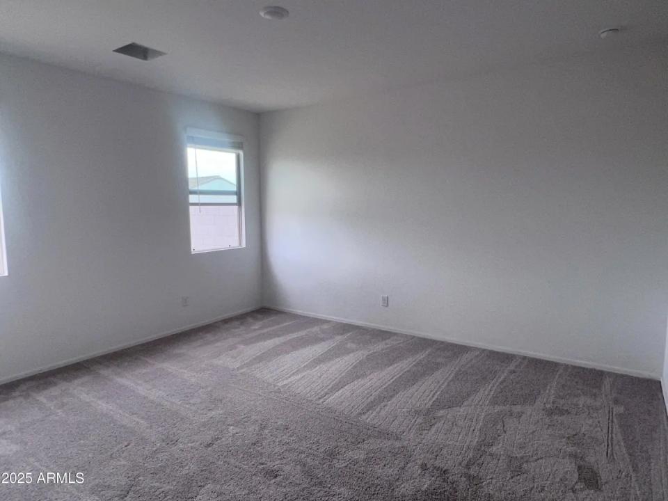 Real Estate Picture 18