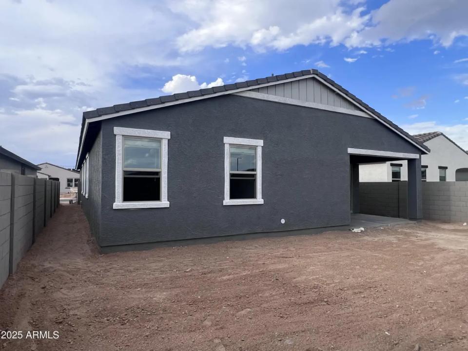 Real Estate Picture 23