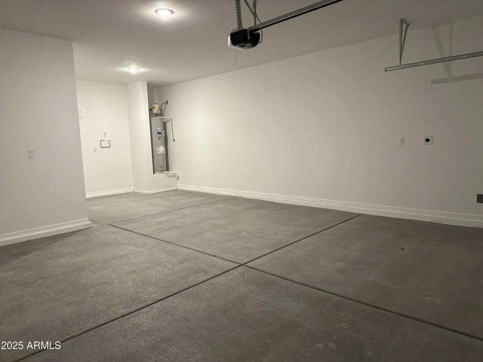 Real Estate Picture 3