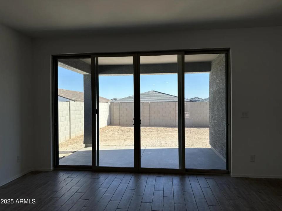 Real Estate Picture 4