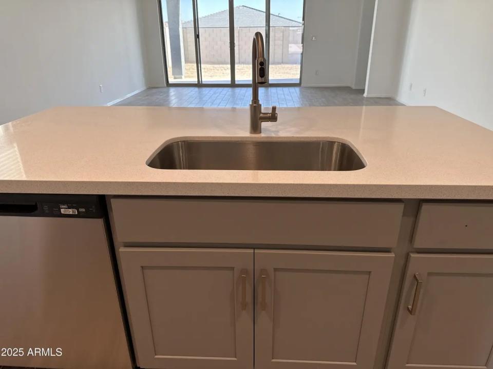 Real Estate Picture 5