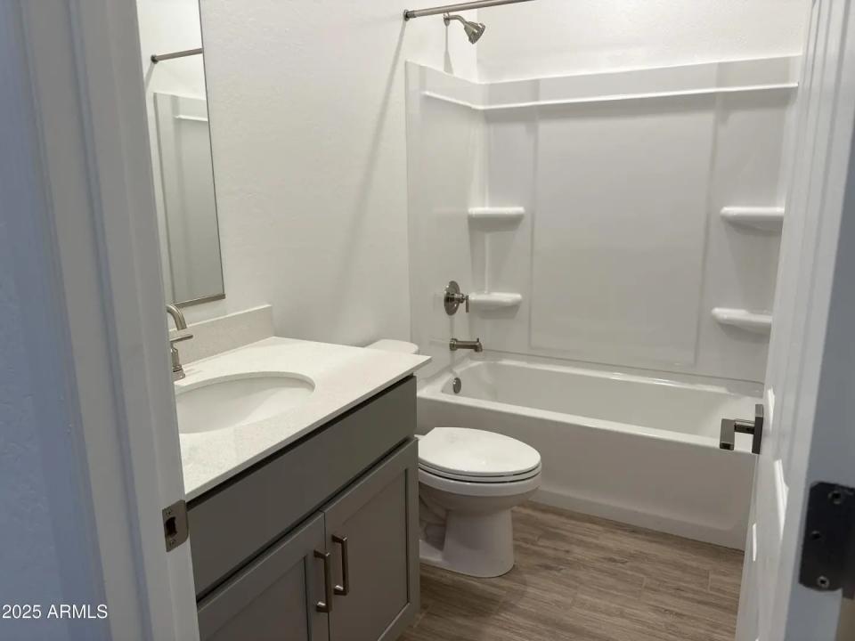 Real Estate Picture 7