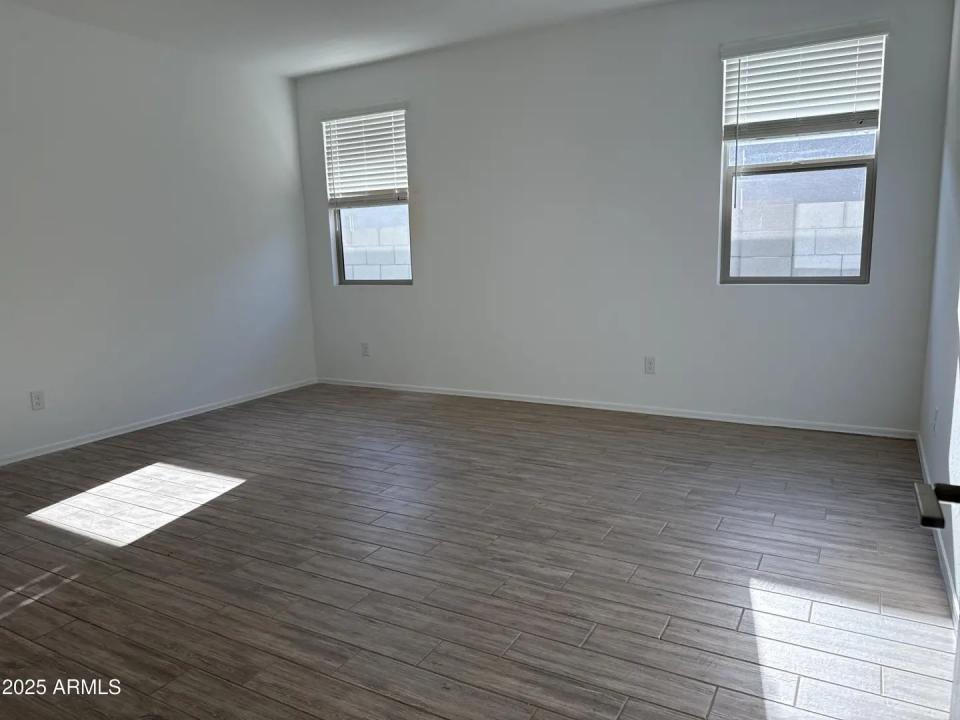 Real Estate Picture 10