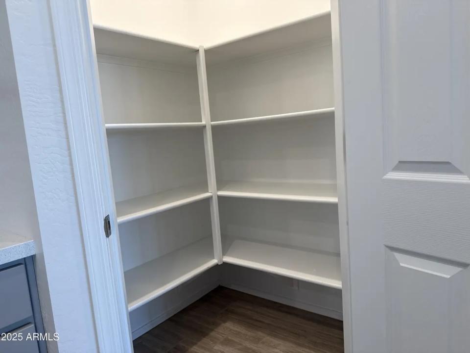 Real Estate Picture 23