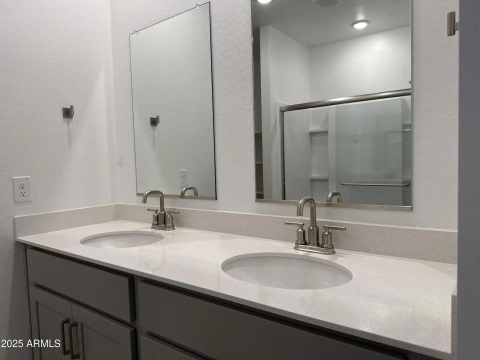 Real Estate Picture 24