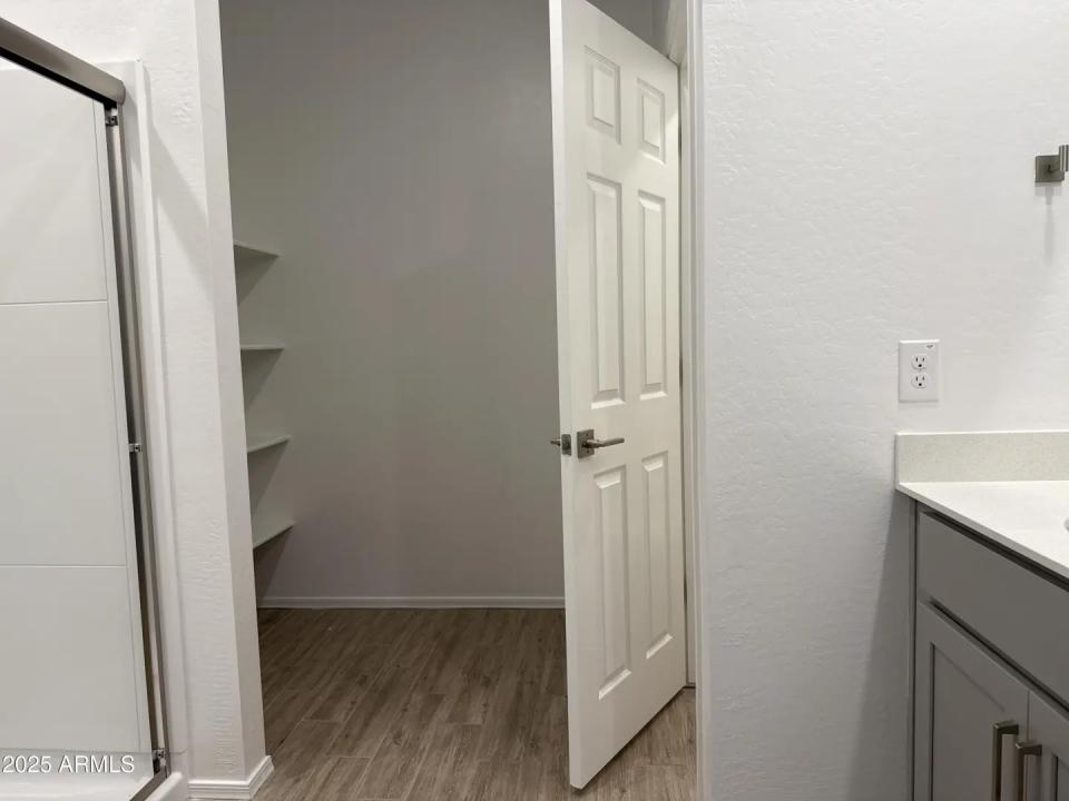 Real Estate Picture 25