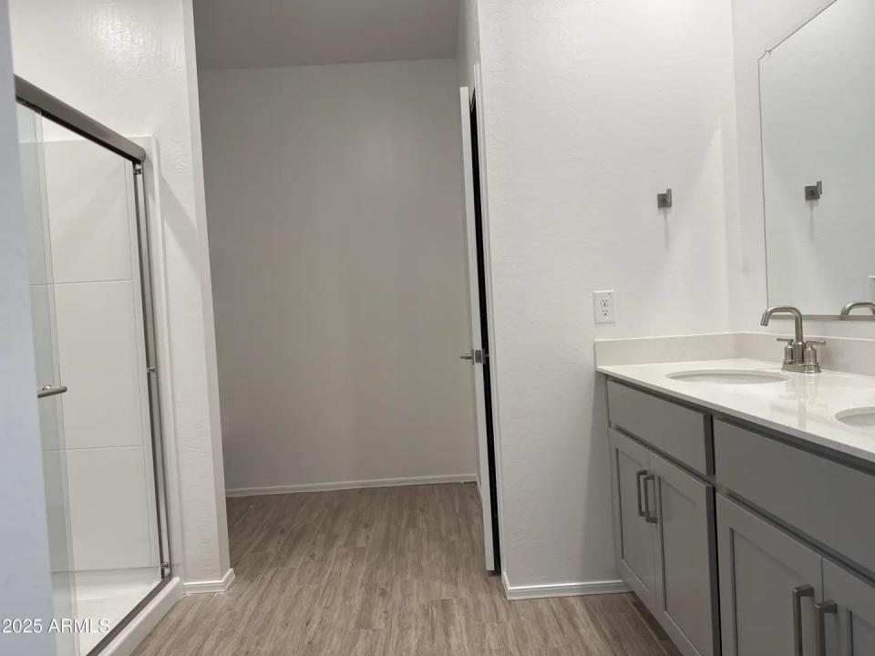 Real Estate Picture 26
