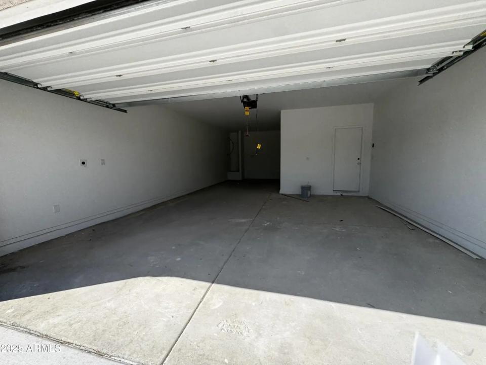 Real Estate Picture 4