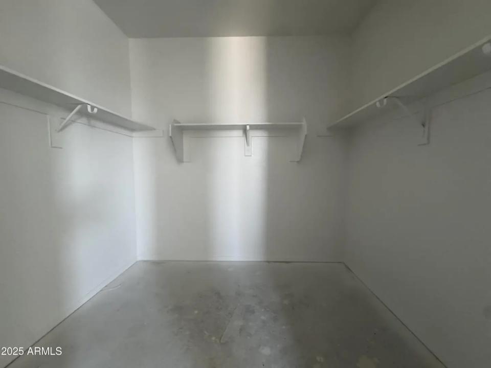 Real Estate Picture 8
