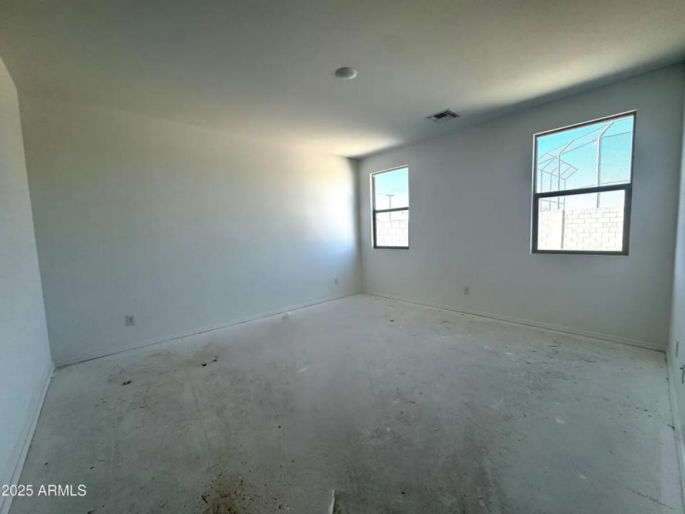 Real Estate Picture 9