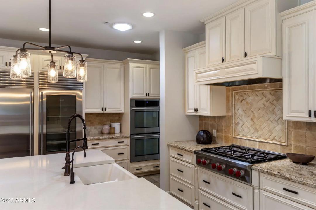 Real Estate Picture 6