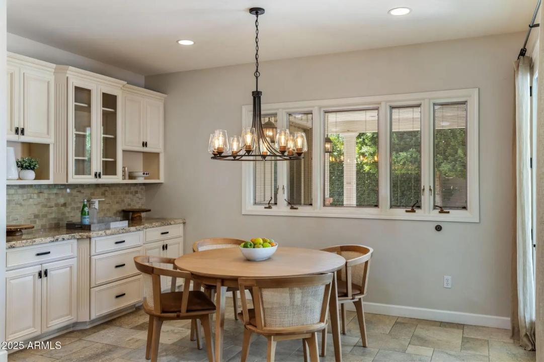 Real Estate Picture 9