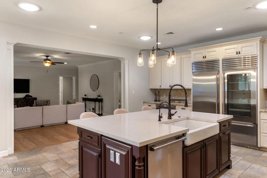 Real Estate Picture 7