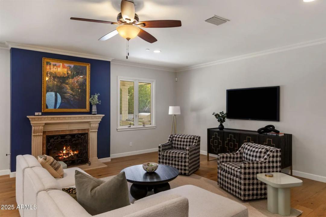 Real Estate Picture 13