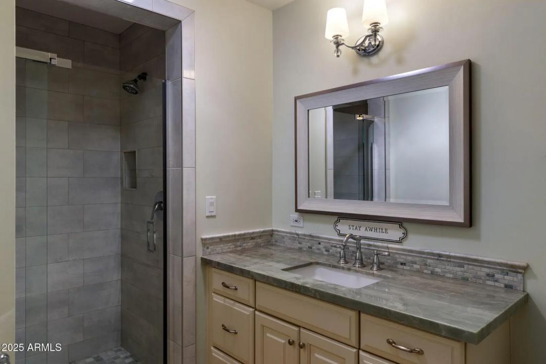 Real Estate Picture 24
