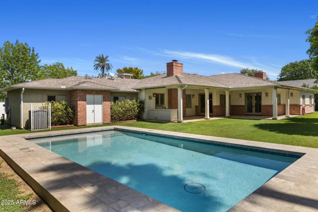 Real Estate Picture 32